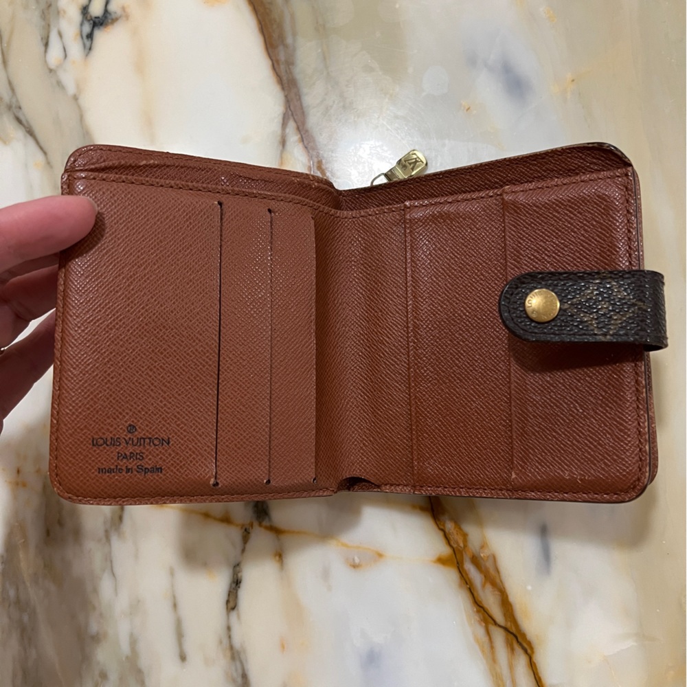 Louis Vuitton Monogram Compact Zip Bifold Wallet - Picture 2 of 7